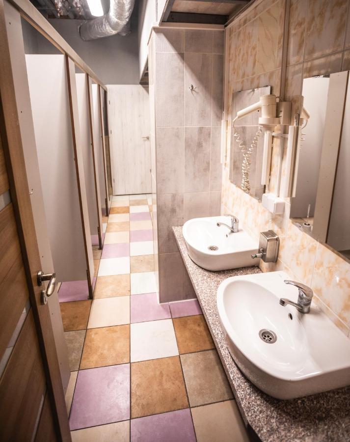 Capsule Hostel Logistic Vilnius Ngoại thất bức ảnh
