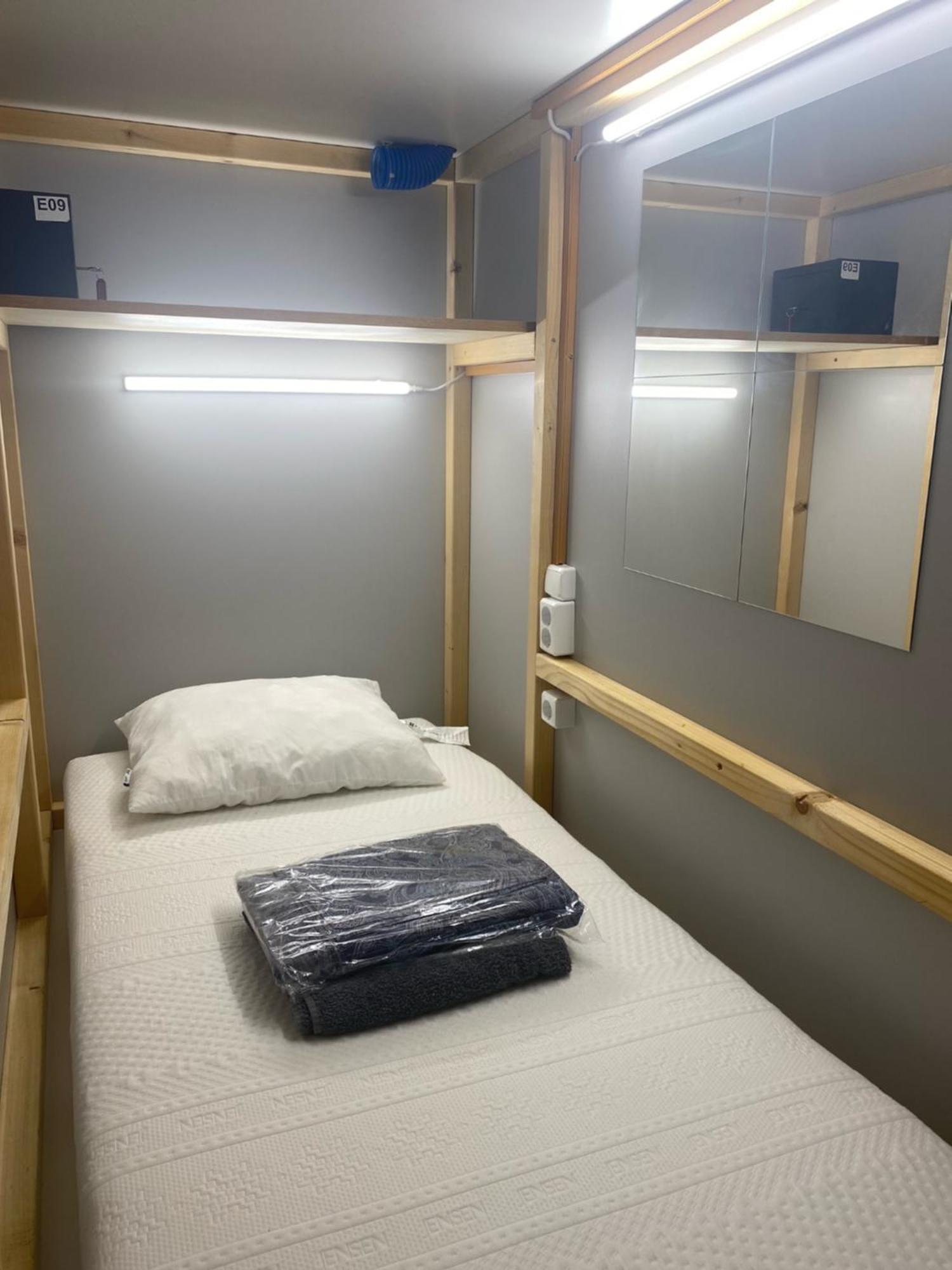 Capsule Hostel Logistic Vilnius Ngoại thất bức ảnh
